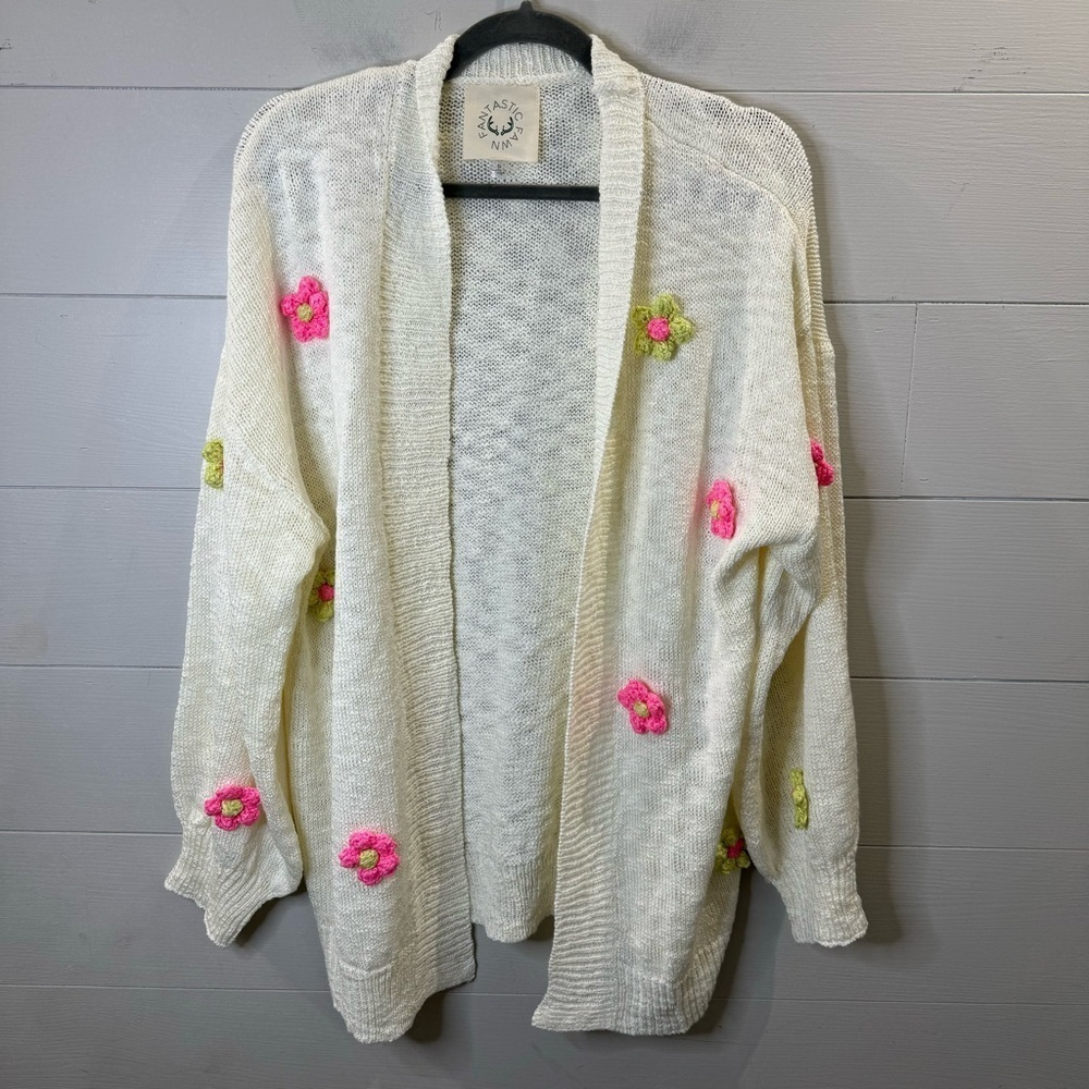 Fantastic Fawn | NWOT Flower Applique Cardigan Size Small